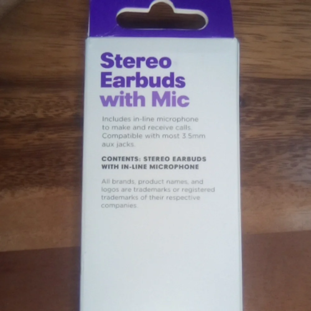 Stereo earbuds with mic.